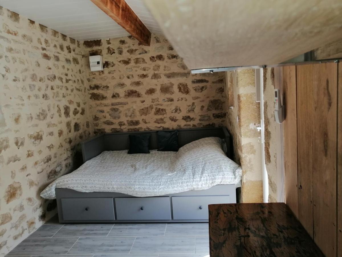 La Salamandre Apartment Vic-le-Comte Екстериор снимка
