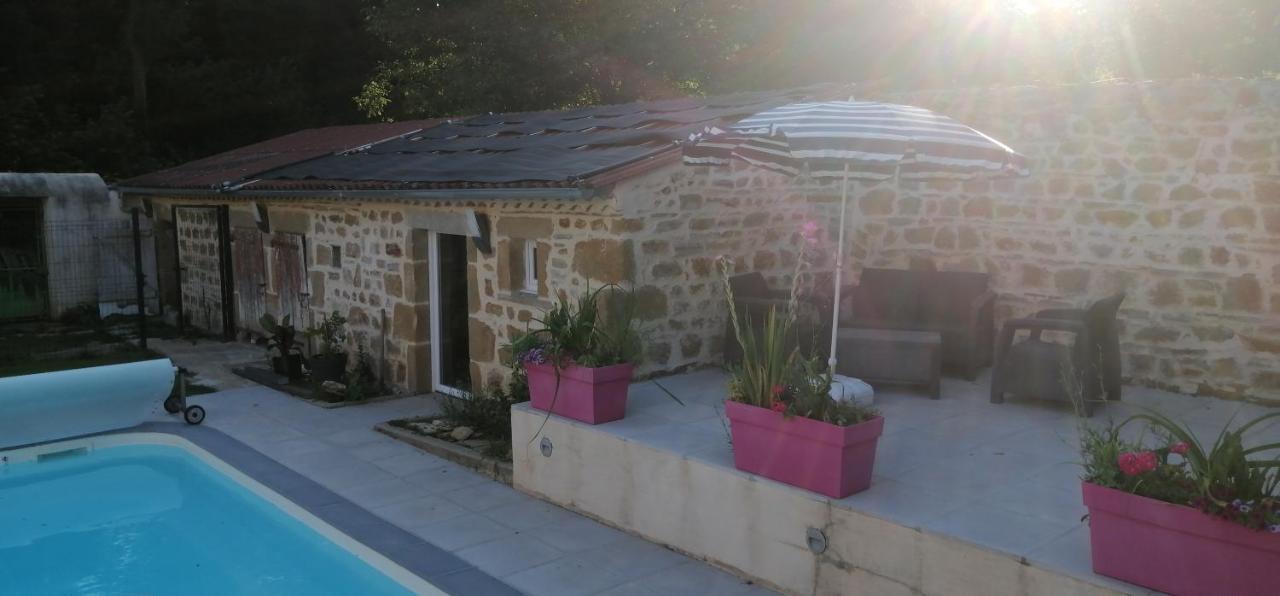 La Salamandre Apartment Vic-le-Comte Екстериор снимка